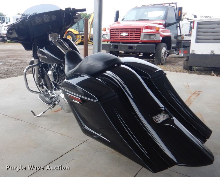 image for item GF9245 2017 Harley Davidson Street Glide motorcycle