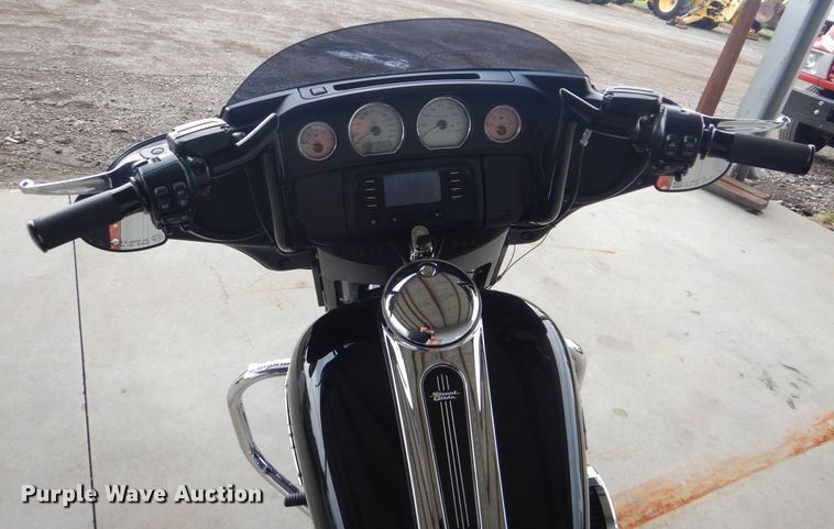 image for item GF9245 2017 Harley Davidson Street Glide motorcycle