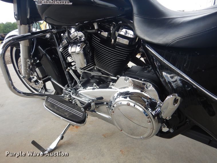 image for item GF9245 2017 Harley Davidson Street Glide motorcycle