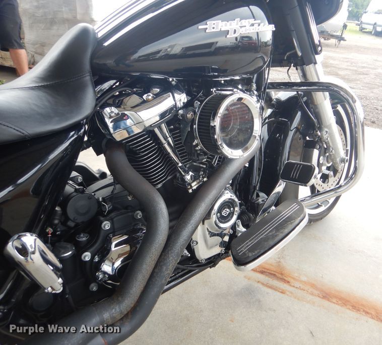 image for item GF9245 2017 Harley Davidson Street Glide motorcycle