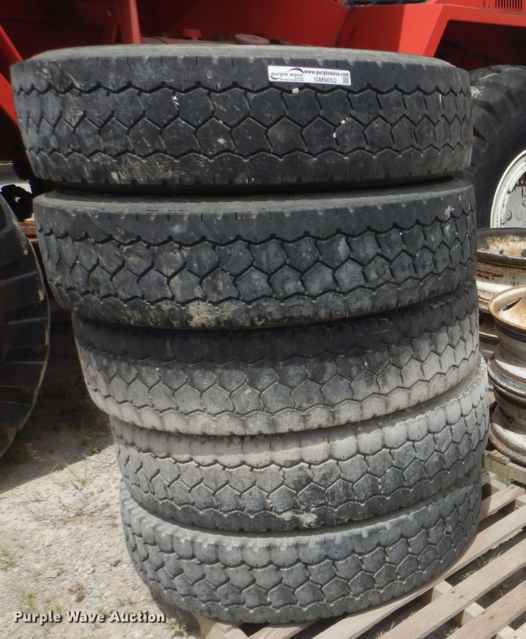 image for item GM9052 Tires