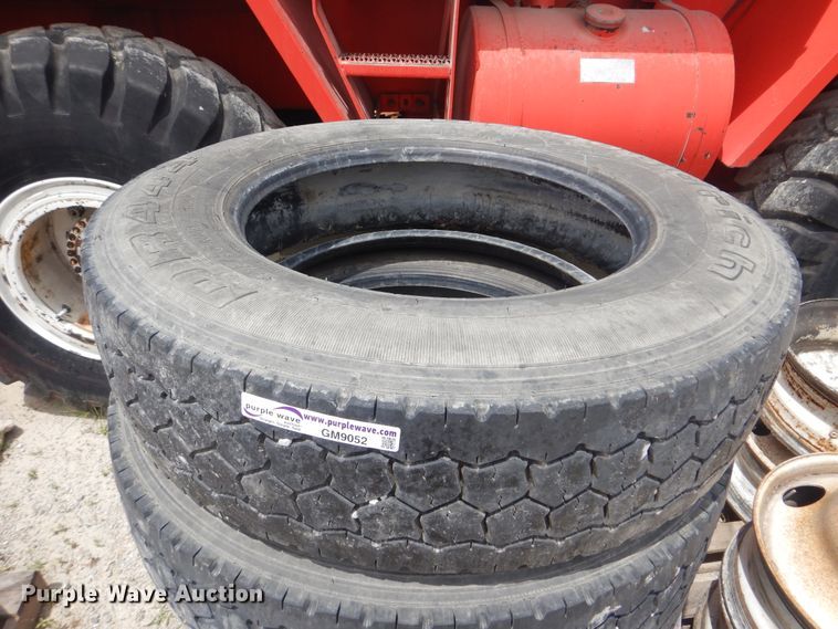 image for item GM9052 Tires