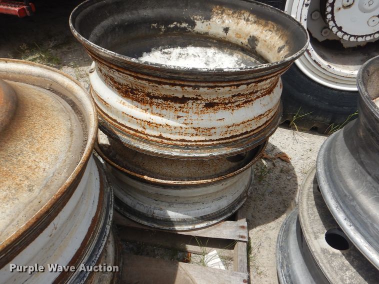 image for item GM9052 Tires