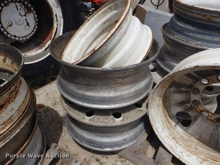 image for item GM9052 Tires