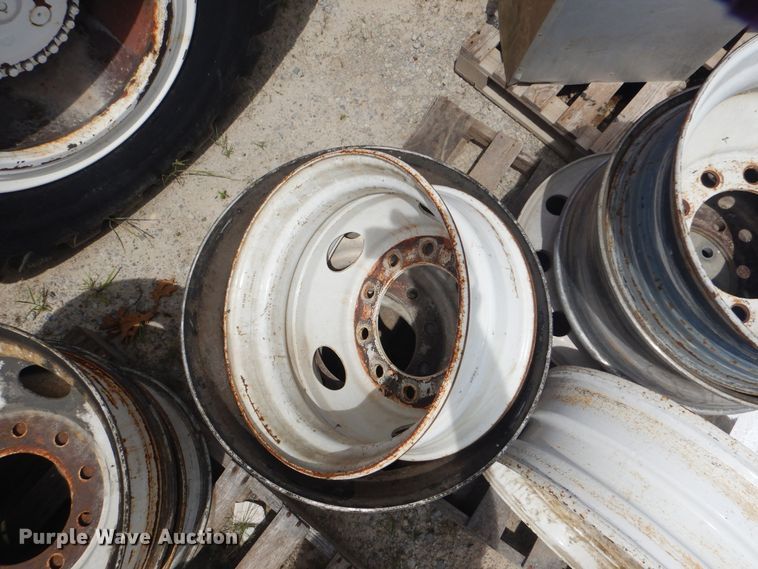 image for item GM9052 Tires