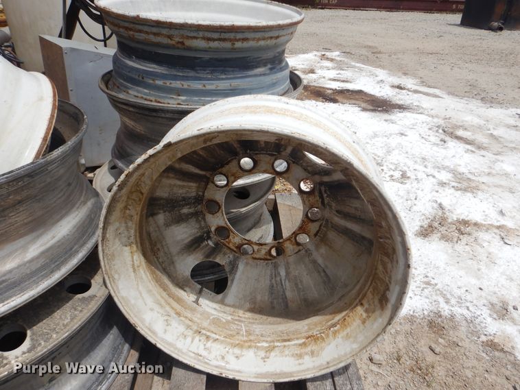 image for item GM9052 Tires