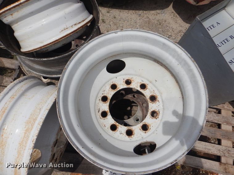 image for item GM9052 Tires