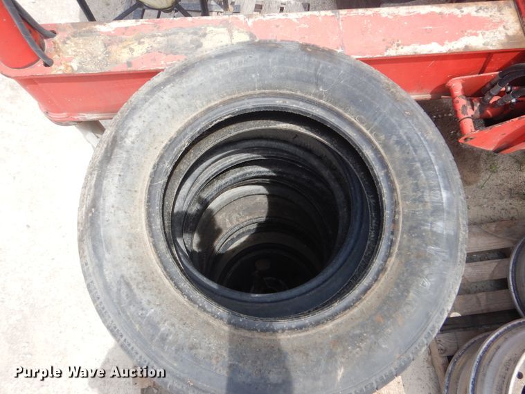 image for item GM9052 Tires