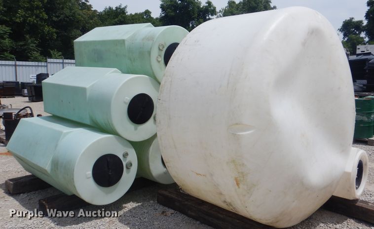 image for item GM9053 (7) water tanks