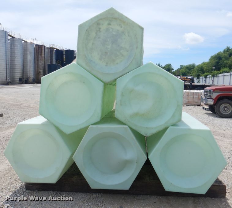 image for item GM9053 (7) water tanks