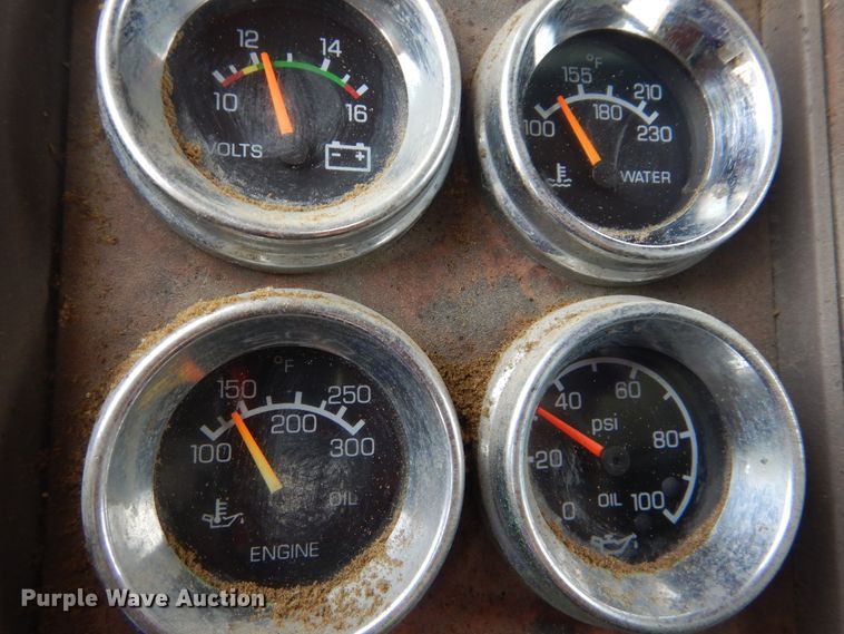 image for item GM9055 2003 Kenworth T800  truck cab and chassis