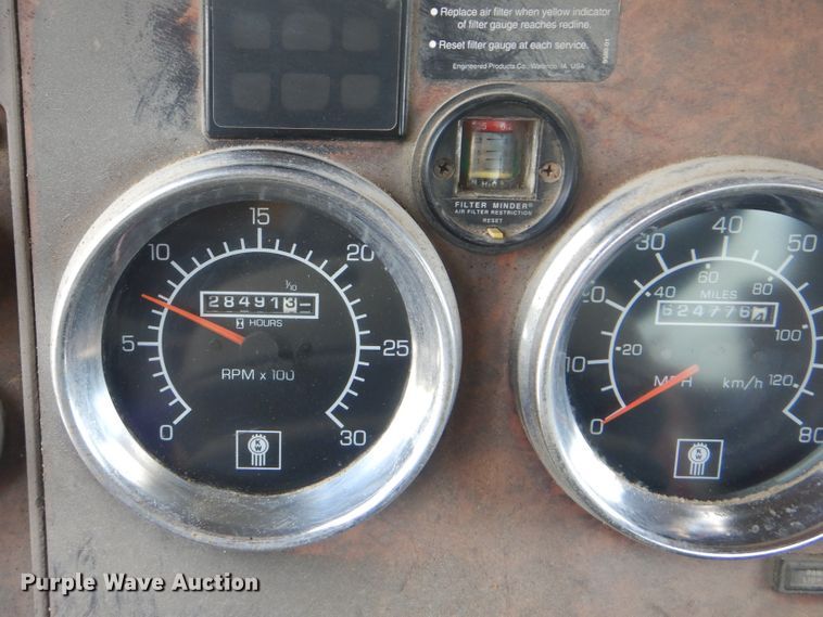 image for item GM9055 2003 Kenworth T800  truck cab and chassis