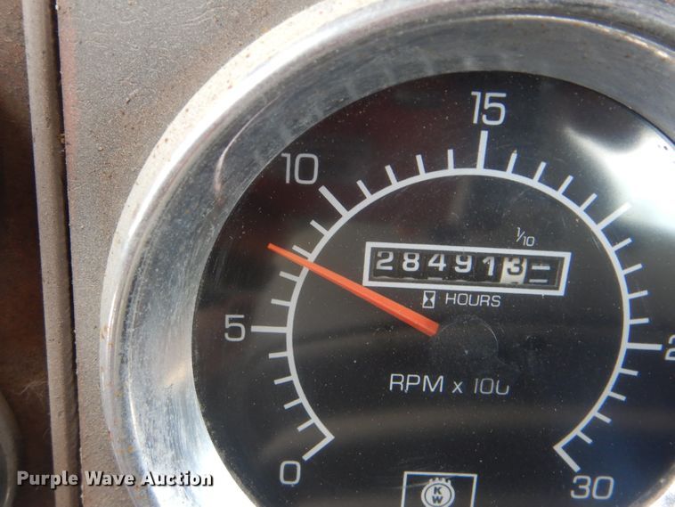 image for item GM9055 2003 Kenworth T800  truck cab and chassis