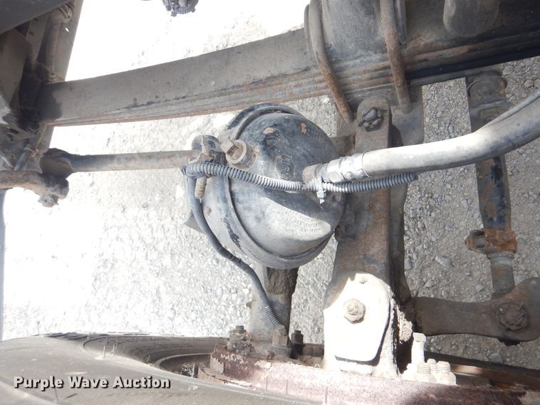 image for item GM9055 2003 Kenworth T800  truck cab and chassis