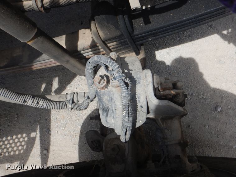 image for item GM9055 2003 Kenworth T800  truck cab and chassis