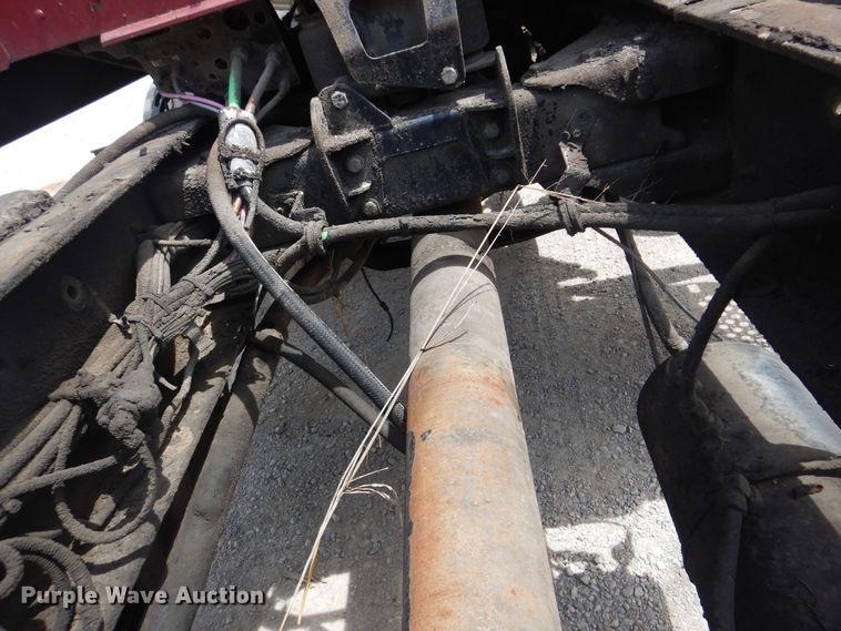 image for item GM9055 2003 Kenworth T800  truck cab and chassis