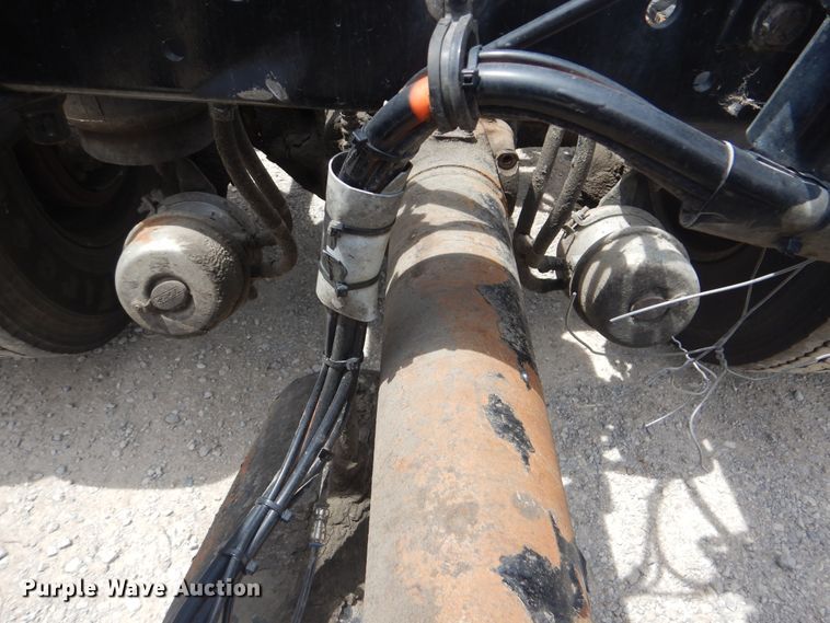 image for item GM9055 2003 Kenworth T800  truck cab and chassis