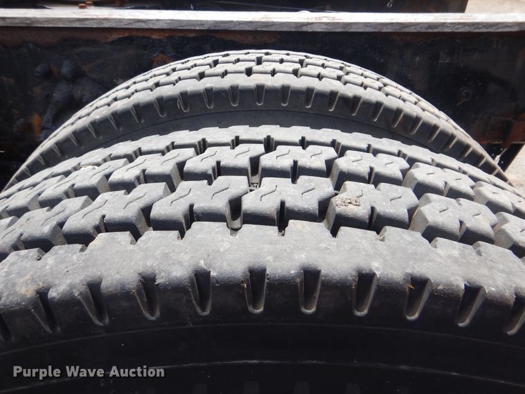 image for item GM9055 2003 Kenworth T800  truck cab and chassis