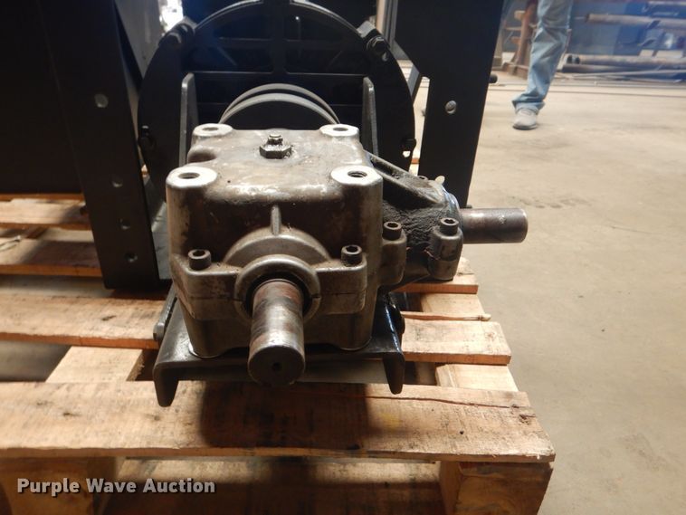 image for item GM9057 Challenger 607 vacuum pump