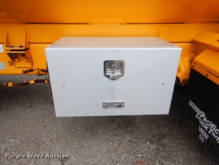 image for item GM9065 2005 Sterling Acterra  propane truck