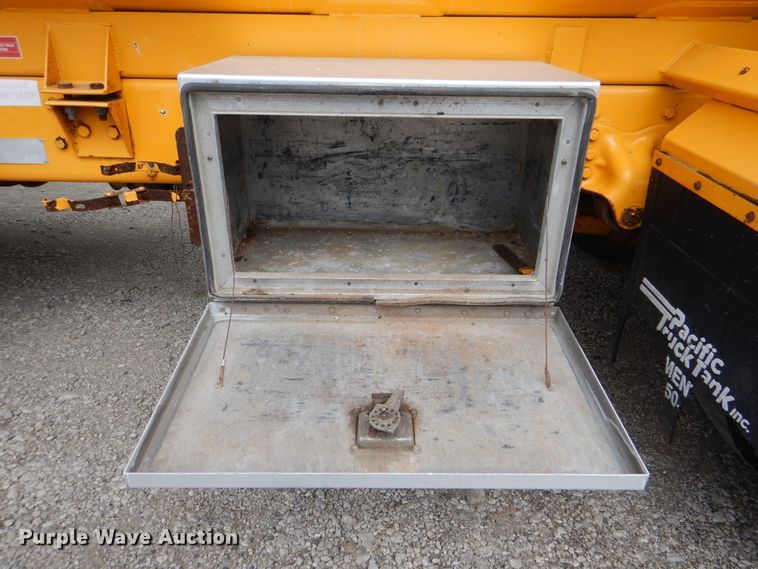 image for item GM9065 2005 Sterling Acterra  propane truck