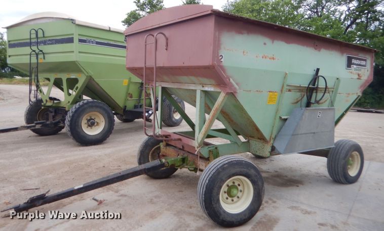 image for item GN9447 Parker 2600 gravity wagon