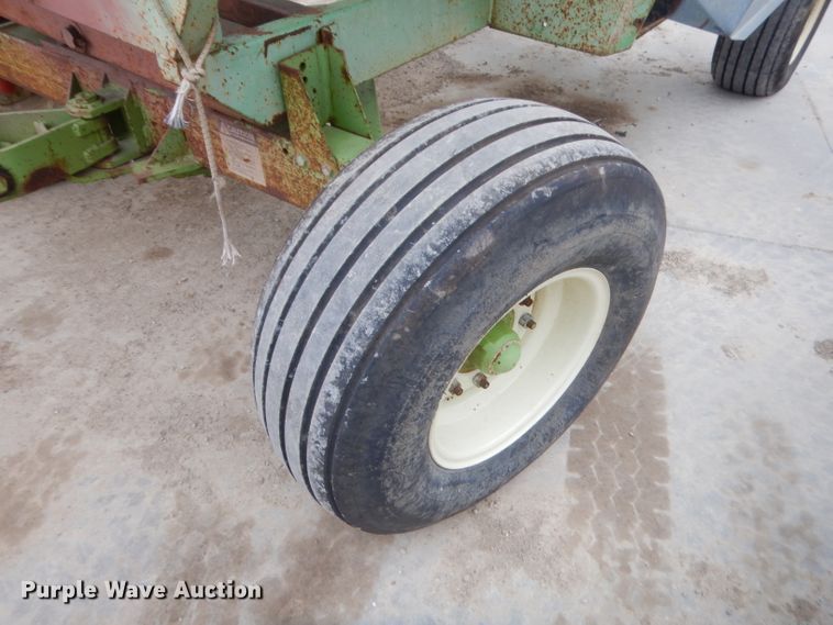 image for item GN9447 Parker 2600 gravity wagon