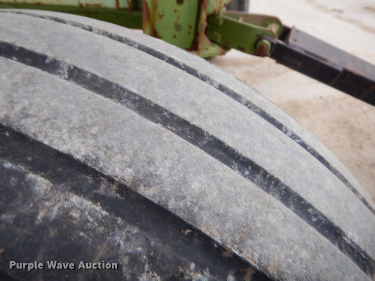 image for item GN9447 Parker 2600 gravity wagon