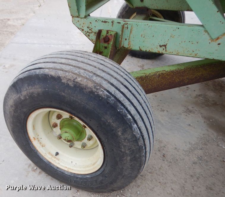 image for item GN9447 Parker 2600 gravity wagon