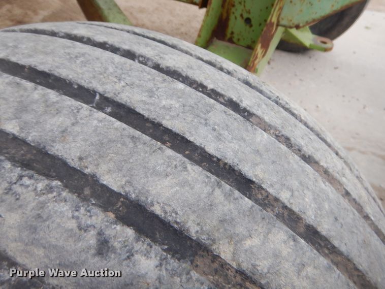 image for item GN9447 Parker 2600 gravity wagon