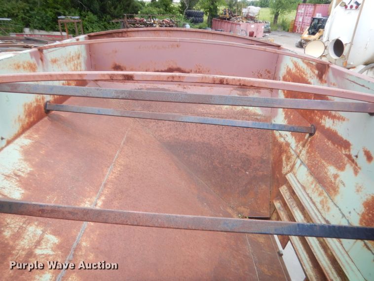 image for item GN9447 Parker 2600 gravity wagon