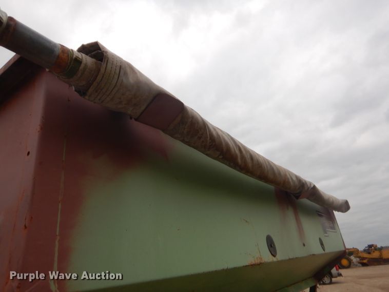 image for item GN9447 Parker 2600 gravity wagon