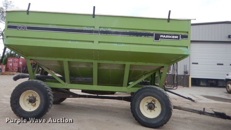 image for item GN9448 Parker 650 grain cart