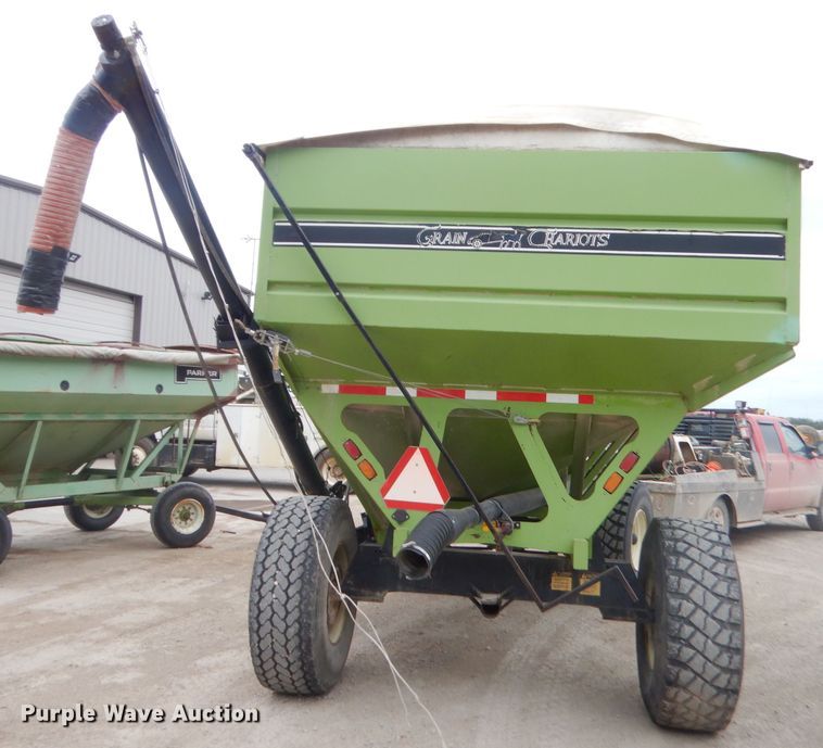 image for item GN9448 Parker 650 grain cart