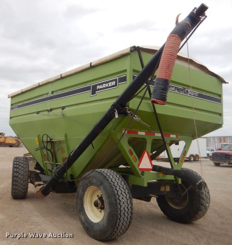 image for item GN9448 Parker 650 grain cart