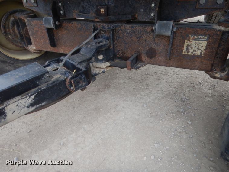 image for item GN9448 Parker 650 grain cart