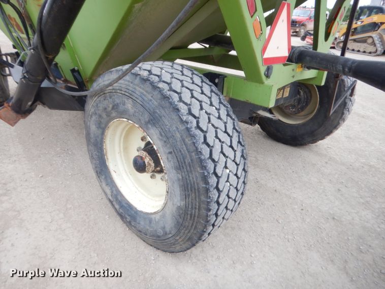 image for item GN9448 Parker 650 grain cart