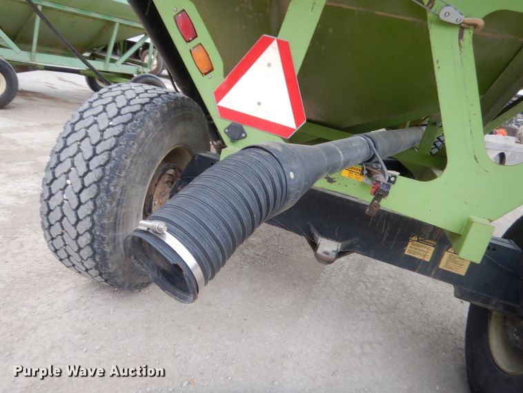 image for item GN9448 Parker 650 grain cart