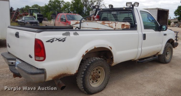 image for item GN9451 2003 Ford F250 Super Duty  pickup truck