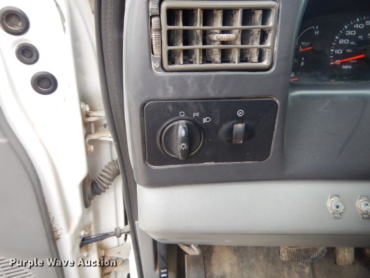 image for item GN9451 2003 Ford F250 Super Duty  pickup truck