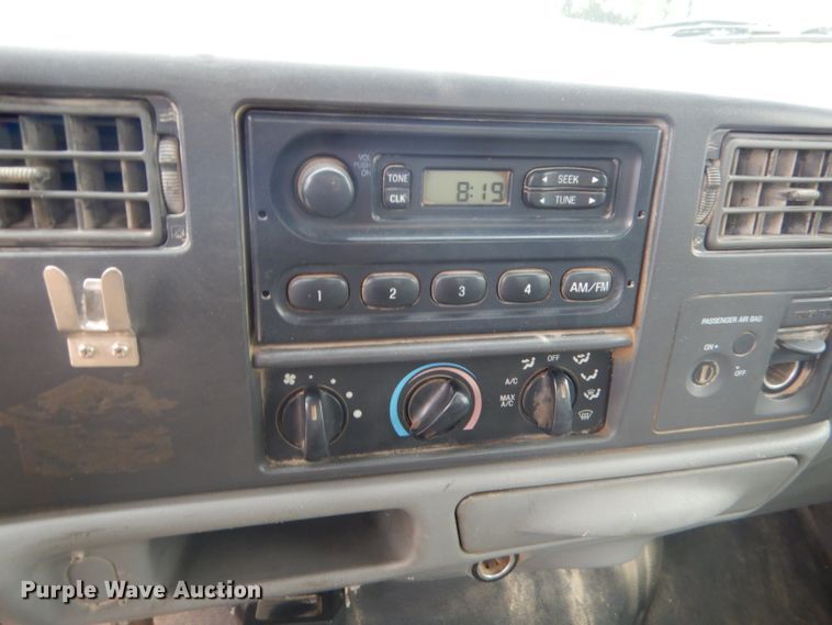 image for item GN9451 2003 Ford F250 Super Duty  pickup truck