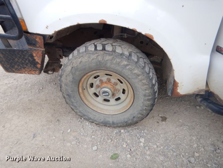 image for item GN9451 2003 Ford F250 Super Duty  pickup truck