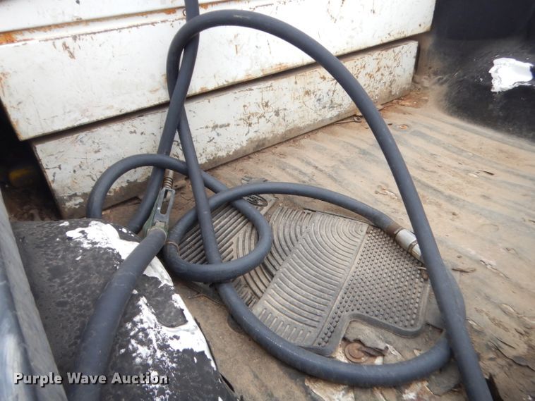 image for item GN9451 2003 Ford F250 Super Duty  pickup truck