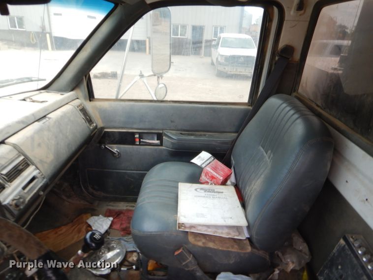 image for item GN9453 1998 Chevrolet C7500  service truck