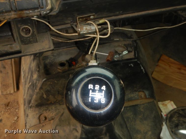 image for item GN9453 1998 Chevrolet C7500  service truck