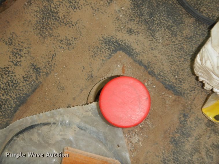 image for item GN9453 1998 Chevrolet C7500  service truck