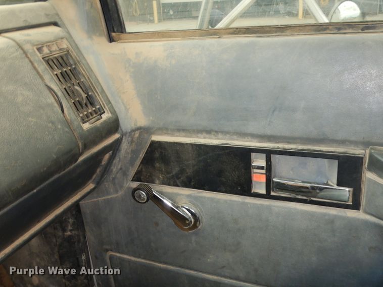 image for item GN9453 1998 Chevrolet C7500  service truck