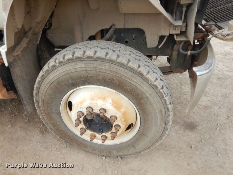 image for item GN9453 1998 Chevrolet C7500  service truck