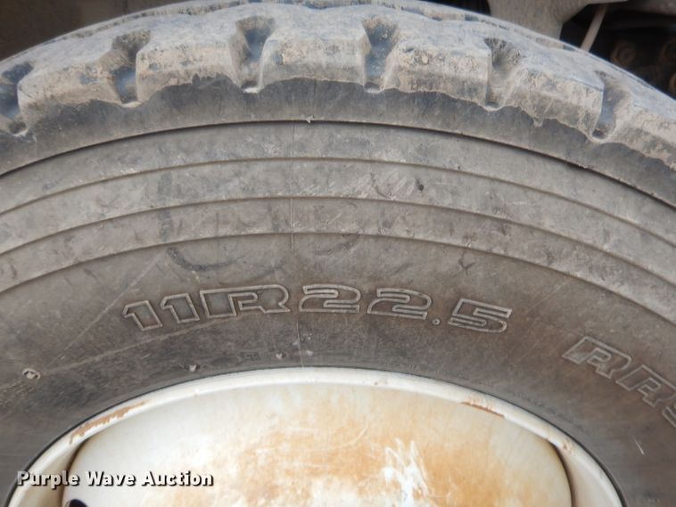 image for item GN9453 1998 Chevrolet C7500  service truck