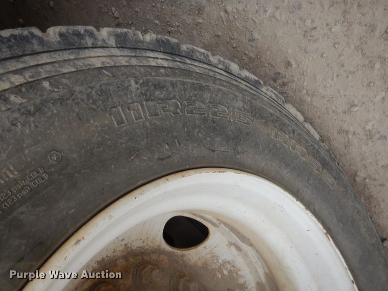 image for item GN9453 1998 Chevrolet C7500  service truck